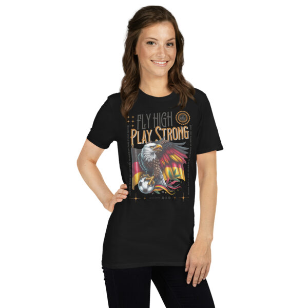 „Fly High, Play Strong“ – Unisex Fußball T-Shirt im Deutschland-Design – Bild 7