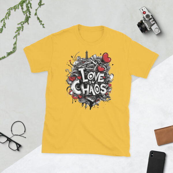 „Love in Chaos“ – Stylisches Unisex T-Shirt für wilde Herzen – Bild 11