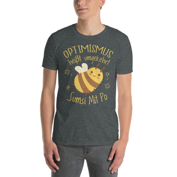 „Optimismus Biene“ – Lustiges Unisex-Shirt mit dem Spruch „Sumsi mit Po“ – Bild 4