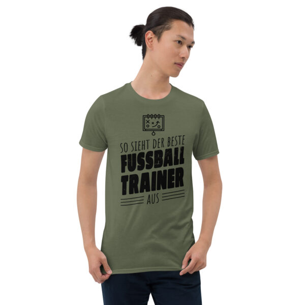 „So sieht der beste Fußballvater aus“ – Unisex T-Shirt für Fußball-Dads – Bild 8