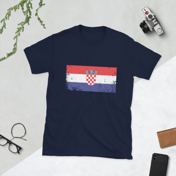„Kroatien Flagge Vintage“ – Unisex T-Shirt im Retro-Fanstyle – Bild 4