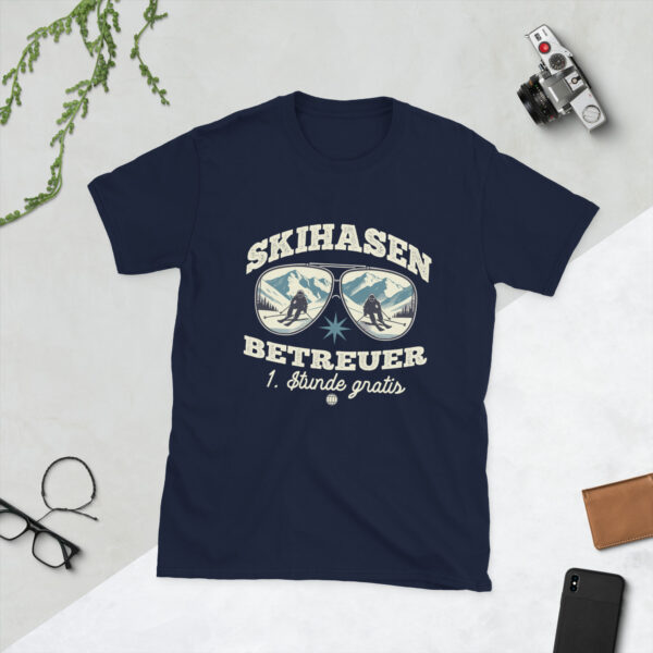 „Skihasen Betreuer – 1. Reihe gratis“ – Freches Après-Ski Unisex-Shirt