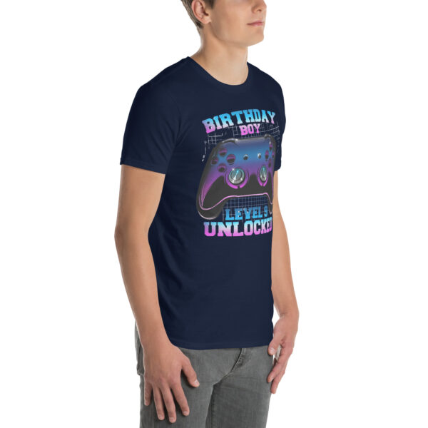 „Birthday Boy Level 9 Unlocked“ – Lustiges Unisex T-Shirt für Gamer-Kinder – Bild 11