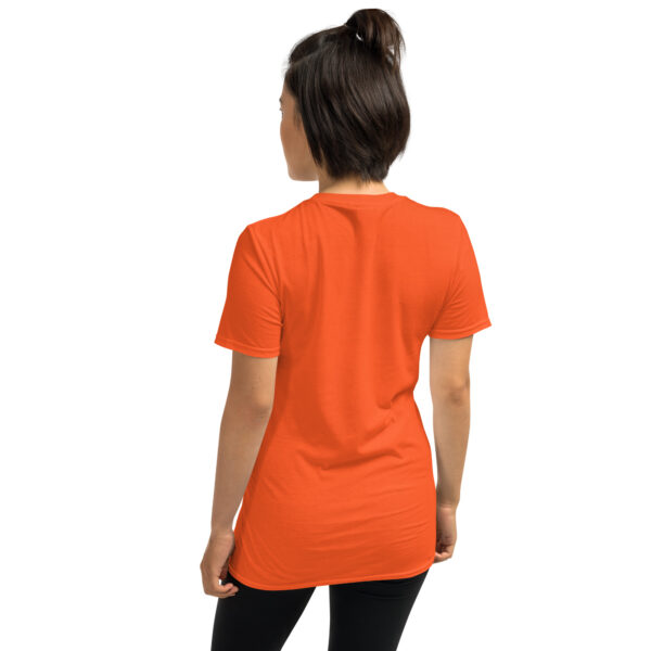 „Snack Bitch“ – Freches Statement Unisex-Shirt für Food Queens – Bild 34