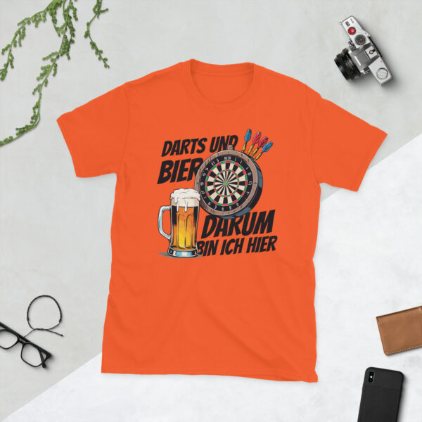 „Darts & Bier“ – Lustiges Unisex T-Shirt für Dartspieler & Kneipenfans – Bild 4