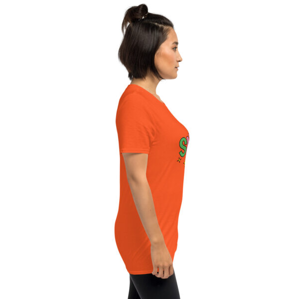 „Snack Bitch“ – Freches Statement Unisex-Shirt für Food Queens – Bild 36