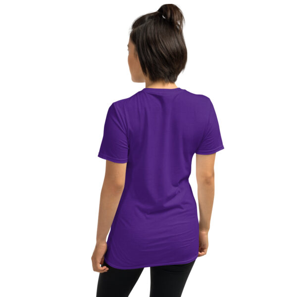 „Snack Bitch“ – Freches Statement Unisex-Shirt für Food Queens – Bild 17