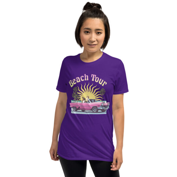 „Beach Tour“ – Lustiges Retro T-Shirt mit Hund im Cabrio (Unisex)