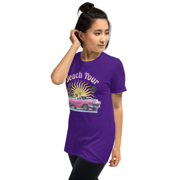 „Beach Tour“ – Lustiges Retro T-Shirt mit Hund im Cabrio (Unisex) – Bild 9