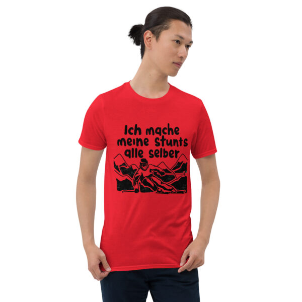„Ski-Stunts im Pulverschnee“ – Freestyle Skifahrer Unisex-Shirt – Bild 2