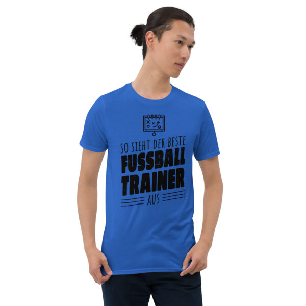 „So sieht der beste Fußballvater aus“ – Unisex T-Shirt für Fußball-Dads – Bild 2