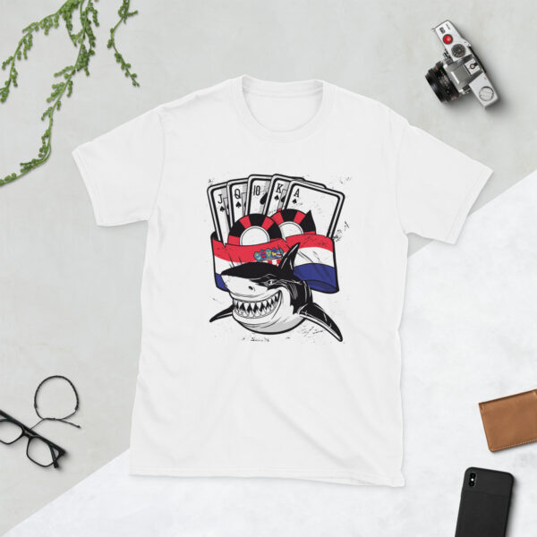 „Kroatischer Pokerhai“ – Glücksspiel T-Shirt mit Kroatien-Flagge (Unisex) – Bild 9