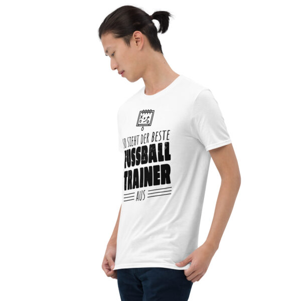 „So sieht der beste Fußballvater aus“ – Unisex T-Shirt für Fußball-Dads – Bild 28