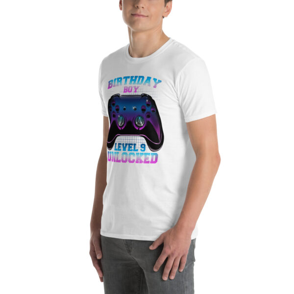 „Birthday Boy Level 9 Unlocked“ – Lustiges Unisex T-Shirt für Gamer-Kinder – Bild 36