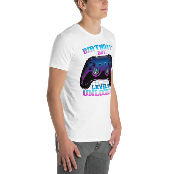 „Birthday Boy Level 9 Unlocked“ – Lustiges Unisex T-Shirt für Gamer-Kinder – Bild 35