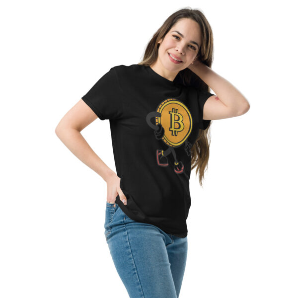 „Bitcoin Walker“ – Unisex T-Shirt mit lustigem Krypto-Motiv für Bitcoin-Fans – Bild 3