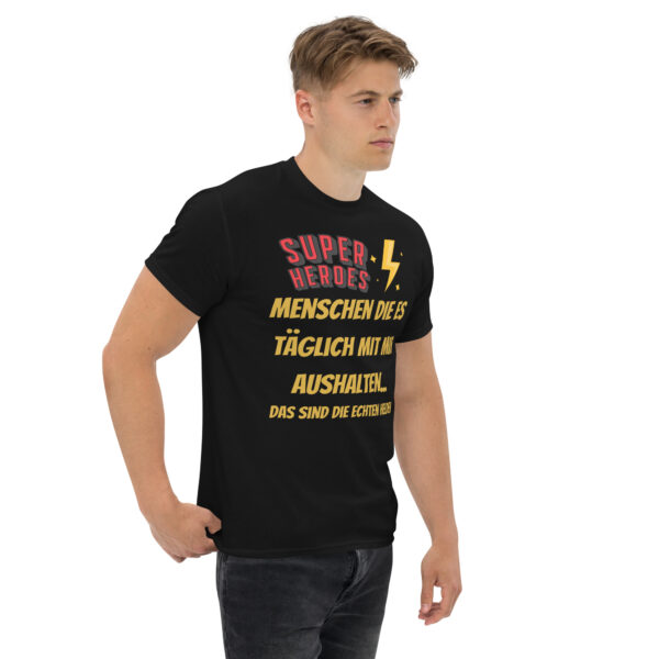 „Superhelden des Alltags“ – Unisex T-Shirt für stille Helden mit Humor – Bild 5