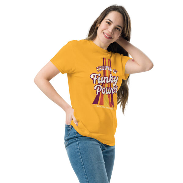 „Fistful of Funky Power“ – Retro Funk T-Shirt mit Pitbull-Design (Unisex) – Bild 11