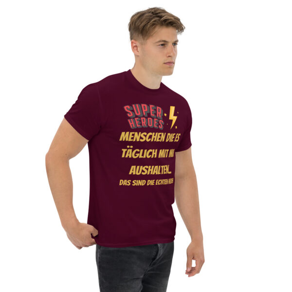 „Superhelden des Alltags“ – Unisex T-Shirt für stille Helden mit Humor – Bild 3
