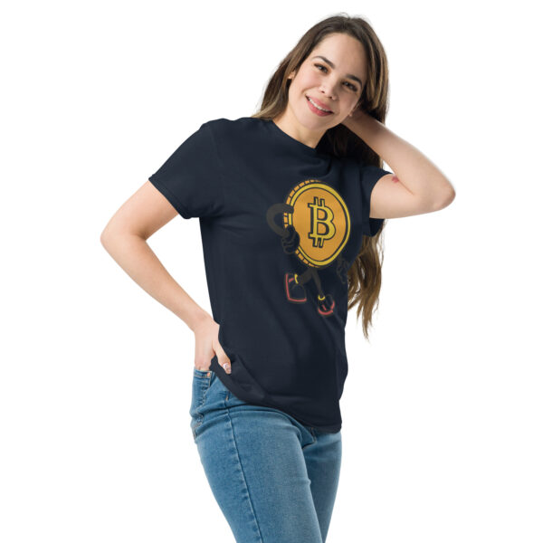 „Bitcoin Walker“ – Unisex T-Shirt mit lustigem Krypto-Motiv für Bitcoin-Fans – Bild 6