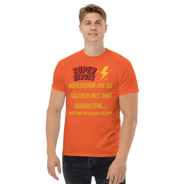 „Superhelden des Alltags“ – Unisex T-Shirt für stille Helden mit Humor – Bild 9