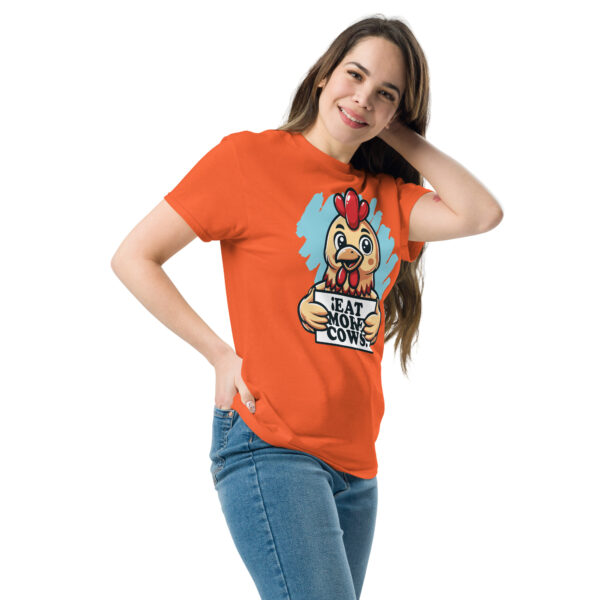 „Eat More Cows“ – Witziges Hühner T-Shirt für Fleischliebhaber (Unisex) – Bild 5