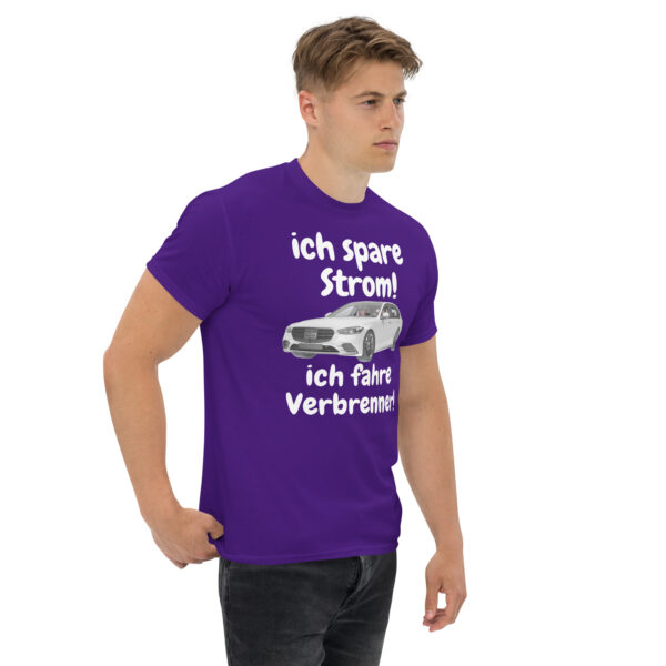„Ich spare Strom – Ich fahre Verbrenner“ – Lustiges Unisex T-Shirt (helles Design) – Bild 18