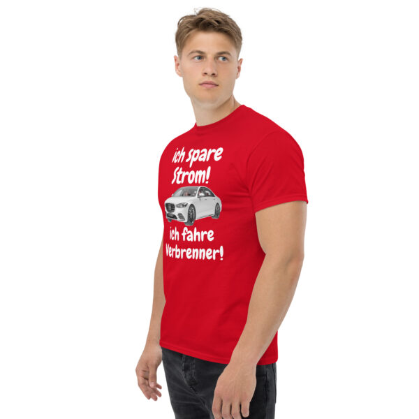 „Ich spare Strom – Ich fahre Verbrenner“ – Lustiges Unisex T-Shirt (helles Design) – Bild 22