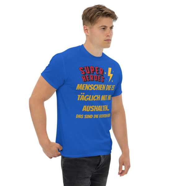 „Superhelden des Alltags“ – Unisex T-Shirt für stille Helden mit Humor – Bild 8